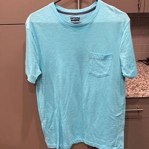 Medium light blue Levi’s pocket T-shirt